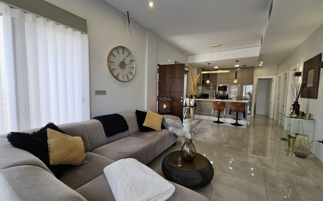 Revente - Villa -
Villamartin - Costa Blanca