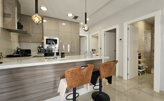 Revente - Villa -
Villamartin - Costa Blanca