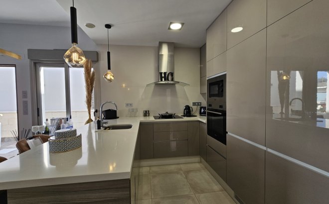 Revente - Villa -
Villamartin - Costa Blanca