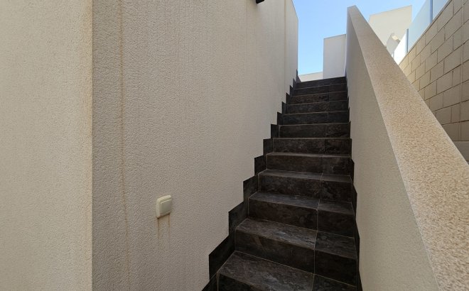 Revente - Villa -
Villamartin - Costa Blanca