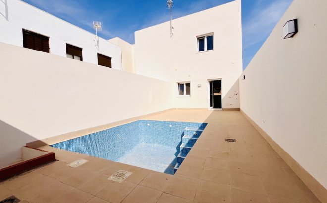 Resale - Town House -
Pilar de la Horadada - Costa Blanca