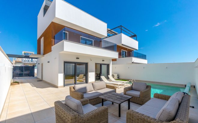 Resale - Villa -
Torre de la Horadada - Costa Blanca