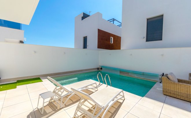 Resale - Villa -
Torre de la Horadada - Costa Blanca