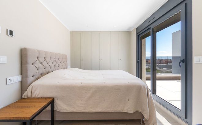 Resale - Villa -
Torre de la Horadada - Costa Blanca