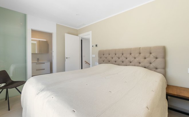 Resale - Villa -
Torre de la Horadada - Costa Blanca