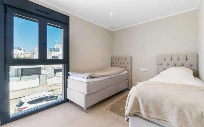 Resale - Villa -
Torre de la Horadada - Costa Blanca