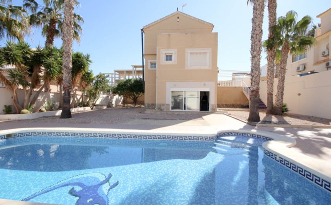Herverkoop - Villa -
La Zenia - Costa Blanca