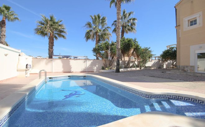 Herverkoop - Villa -
La Zenia - Costa Blanca
