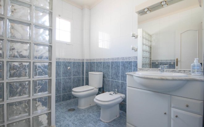 Herverkoop - Villa -
La Zenia - Costa Blanca