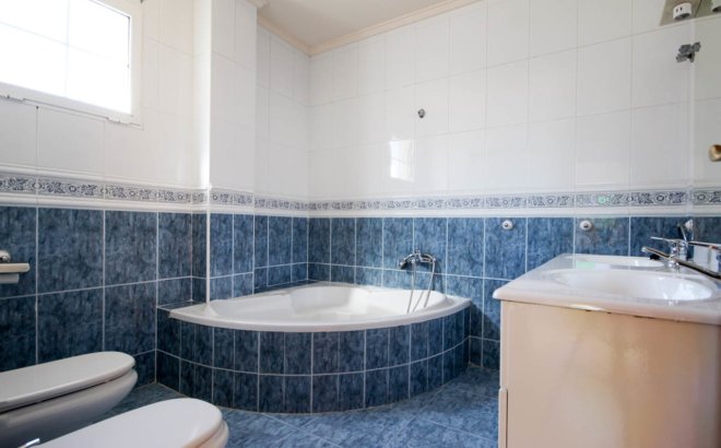 Herverkoop - Villa -
La Zenia - Costa Blanca