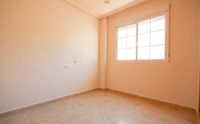 Herverkoop - Villa -
La Zenia - Costa Blanca