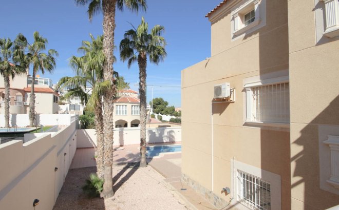 Herverkoop - Villa -
La Zenia - Costa Blanca