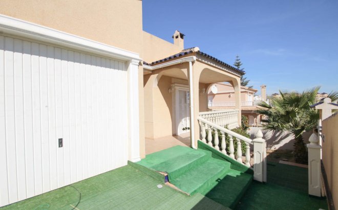Herverkoop - Villa -
La Zenia - Costa Blanca