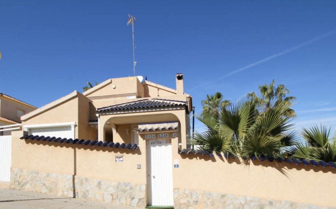 Herverkoop - Villa -
La Zenia - Costa Blanca