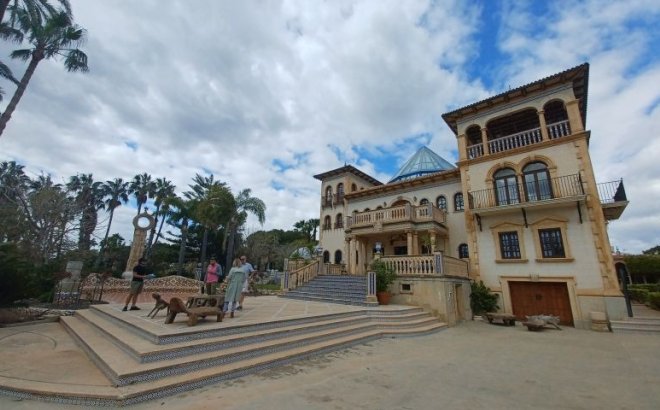 Resale - Villa -
Orihuela Costa - Costa Blanca