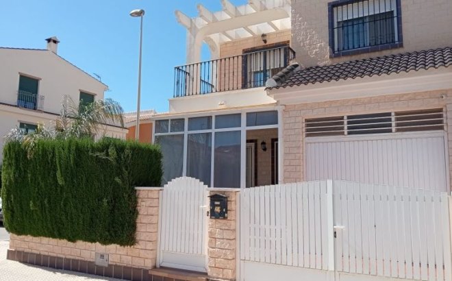 Resale - Villa -
Pilar de la Horadada - Costa Blanca