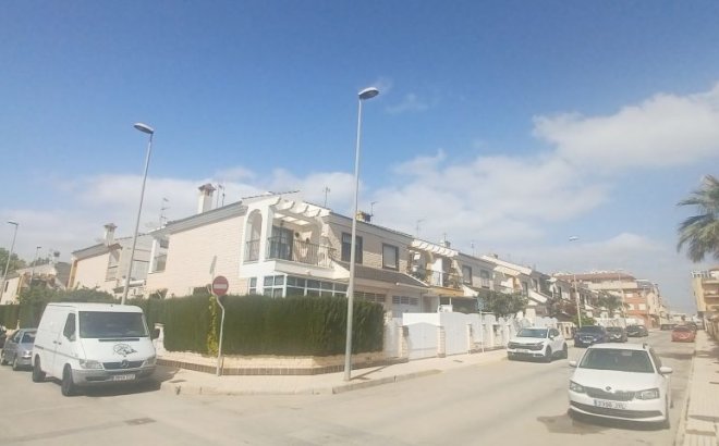 Resale - Villa -
Pilar de la Horadada - Costa Blanca