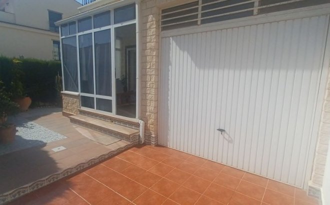 Resale - Villa -
Pilar de la Horadada - Costa Blanca