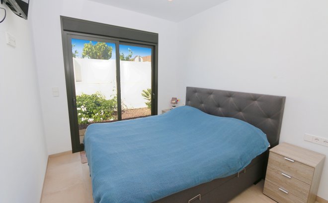 Resale - Villa -
Pilar de la Horadada - Costa Blanca