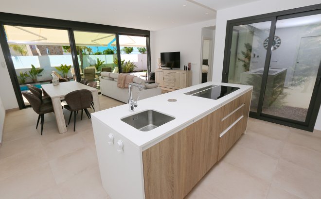 Resale - Villa -
Pilar de la Horadada - Costa Blanca