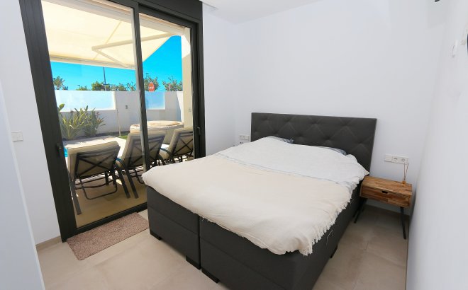 Resale - Villa -
Pilar de la Horadada - Costa Blanca