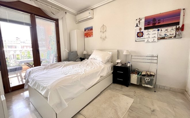 Revente - Appartement -
Villamartin - Costa Blanca