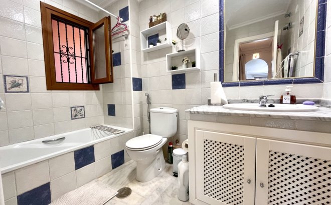 Revente - Appartement -
Villamartin - Costa Blanca