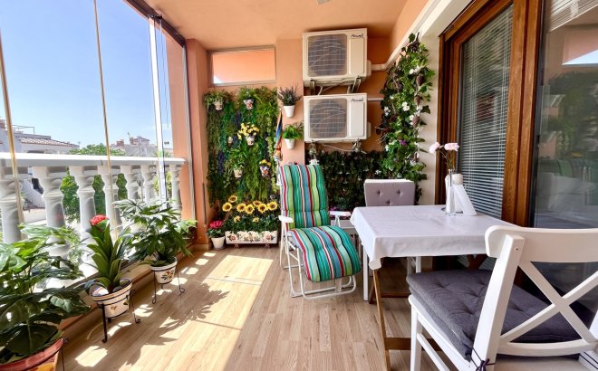 Revente - Appartement -
Villamartin - Costa Blanca