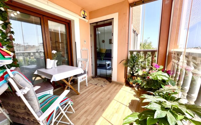 Revente - Appartement -
Villamartin - Costa Blanca
