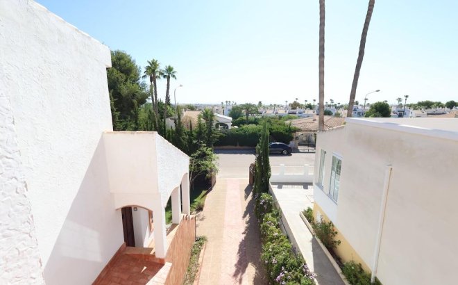 Resale - Villa -
Orihuela Costa - Costa Blanca