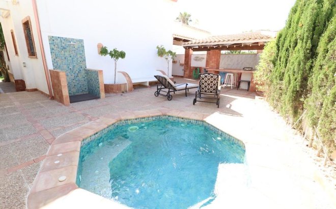 Resale - Villa -
Orihuela Costa - Costa Blanca