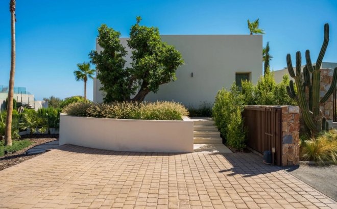 Resale - Villa -
San Miguel de Salinas - Inland