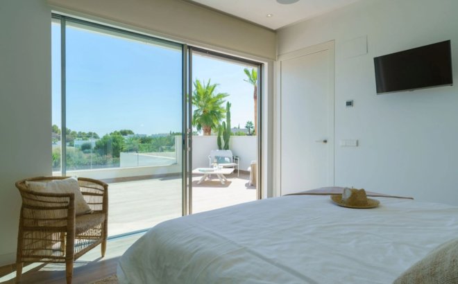 Resale - Villa -
San Miguel de Salinas - Inland