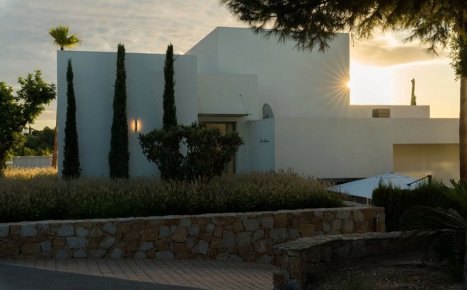 Resale - Villa -
San Miguel de Salinas - Inland