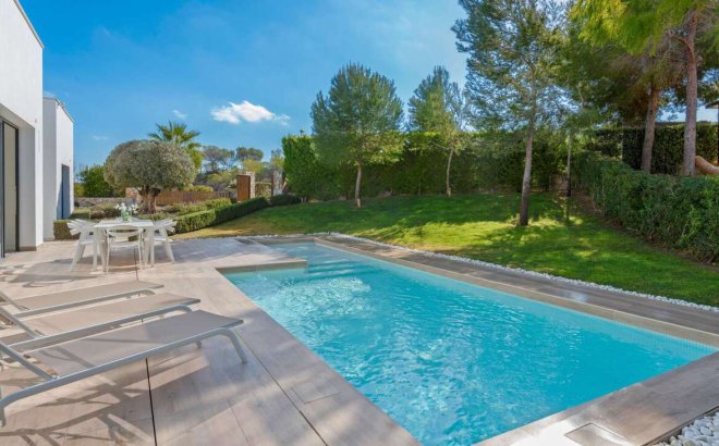 Resale - Villa -
Orihuela Costa - Costa Blanca