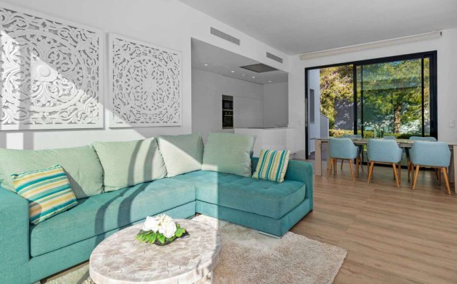 Resale - Villa -
Orihuela Costa - Costa Blanca