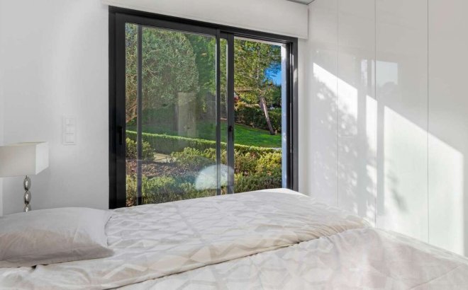 Resale - Villa -
Orihuela Costa - Costa Blanca