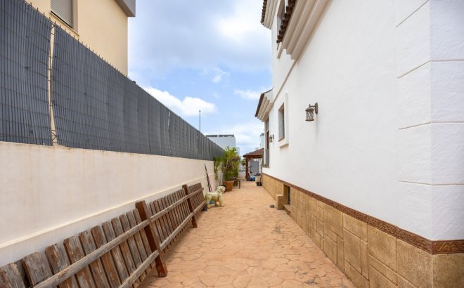 Resale - Villa -
Los Montesinos - Costa Blanca