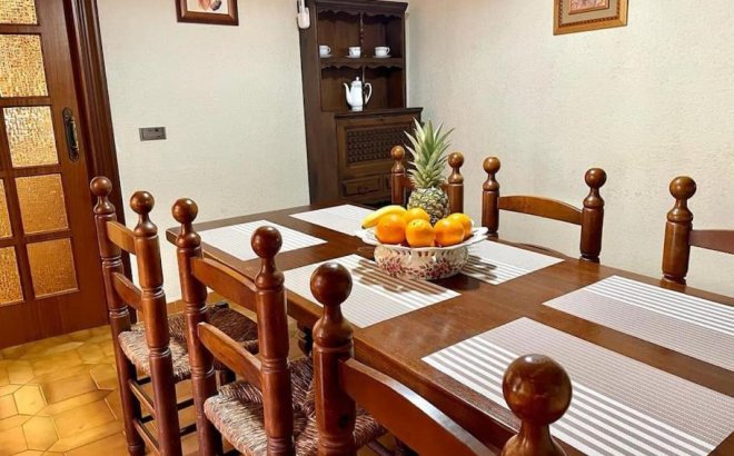 Resale - Villa -
Orihuela Costa - Campoamor