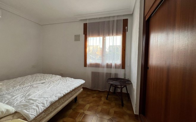 Resale - Villa -
Orihuela Costa - Campoamor