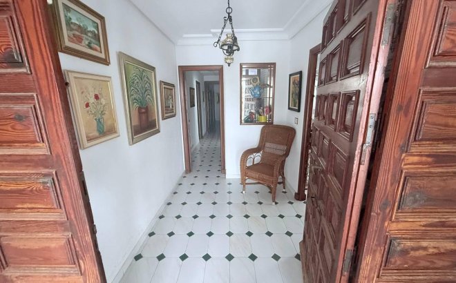 Resale - Villa -
Orihuela Costa - Campoamor