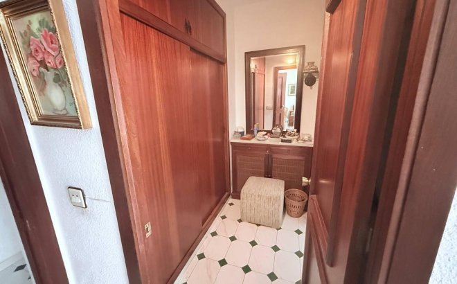 Resale - Villa -
Orihuela Costa - Campoamor