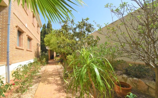 Herverkoop - Villa -
Ciudad Quesada - Costa Blanca