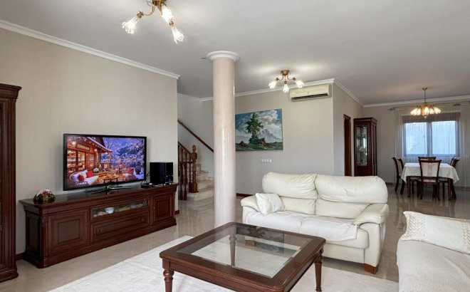 Herverkoop - Villa -
Ciudad Quesada - Costa Blanca