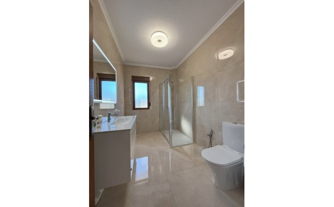 Herverkoop - Villa -
Ciudad Quesada - Costa Blanca