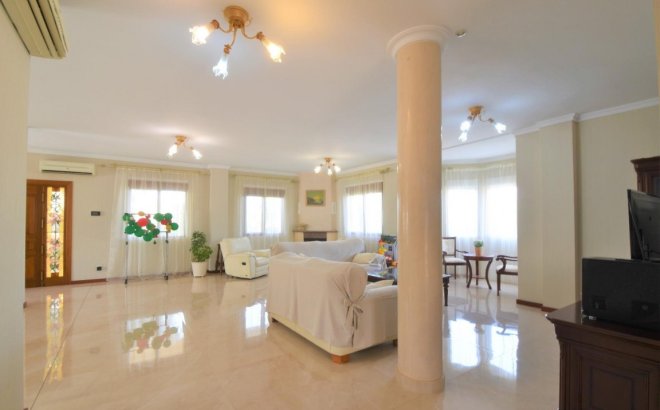 Herverkoop - Villa -
Ciudad Quesada - Costa Blanca