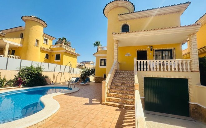 Resale - Villa -
Orihuela Costa - PAU 8