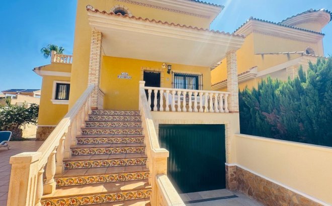 Resale - Villa -
Orihuela Costa - PAU 8