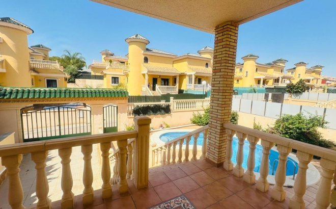 Resale - Villa -
Orihuela Costa - PAU 8