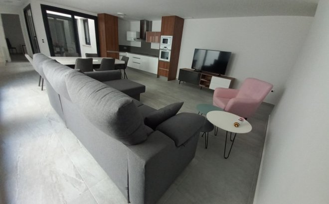 Revente - Villa -
San Miguel de Salinas - Inland